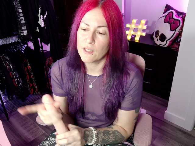 Naked Gennyrock wants you to fuck her body now gennyrock from BongaCams