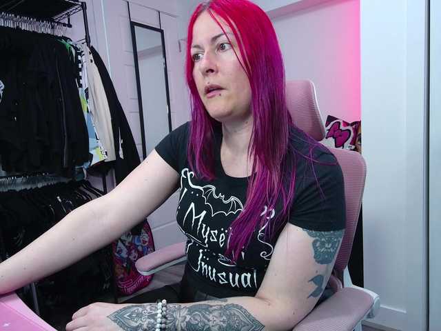 gennyrock's BongaCams show and profile