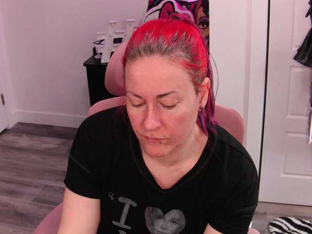 gennyrock's BongaCams show and profile