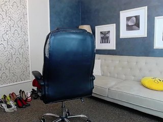 Miss-Kora Porn Show