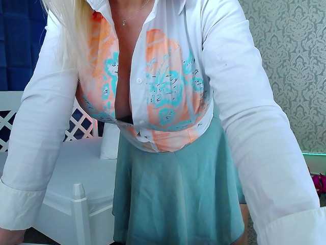 Miss-Kora's BongaCams show and profile