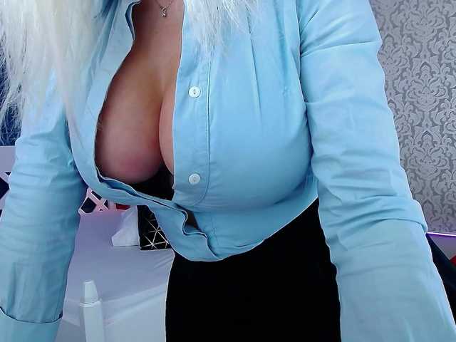 Miss-Kora's BongaCams show and profile