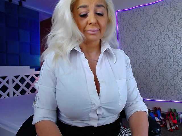 Miss-Kora's BongaCams show and profile