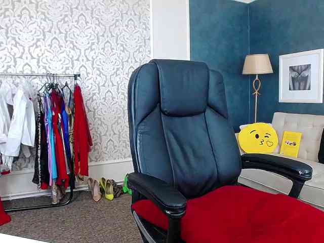 Miss-Kora webcam