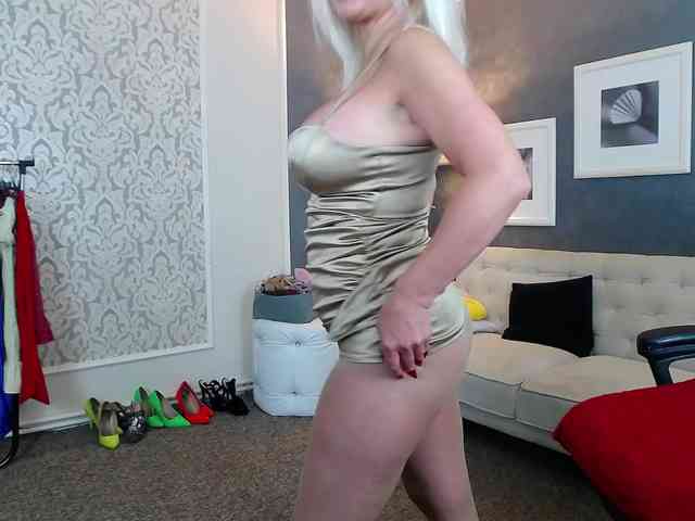 Miss-Kora webcam