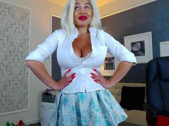 Miss-Kora webcam