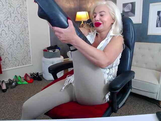 Miss-Kora webcam