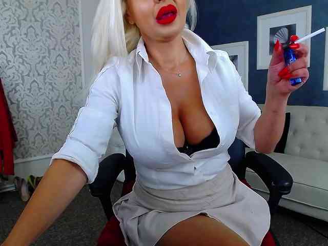 Miss-Kora webcam