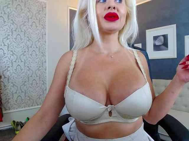 Miss-Kora webcam