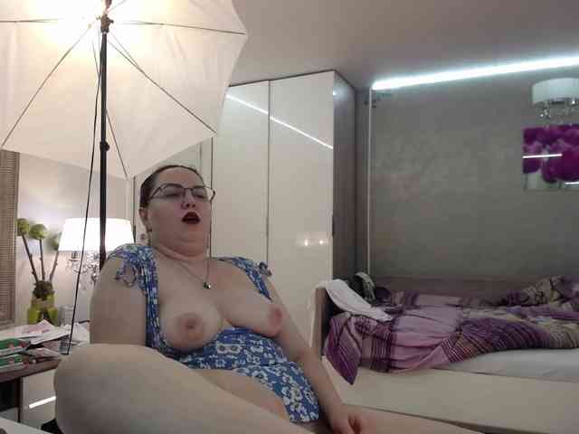 ILoveToFeelU webcam
