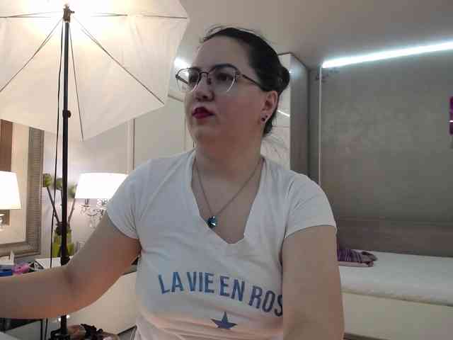 ILoveToFeelU webcam