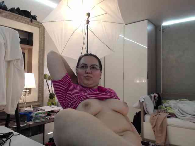 ILoveToFeelU webcam