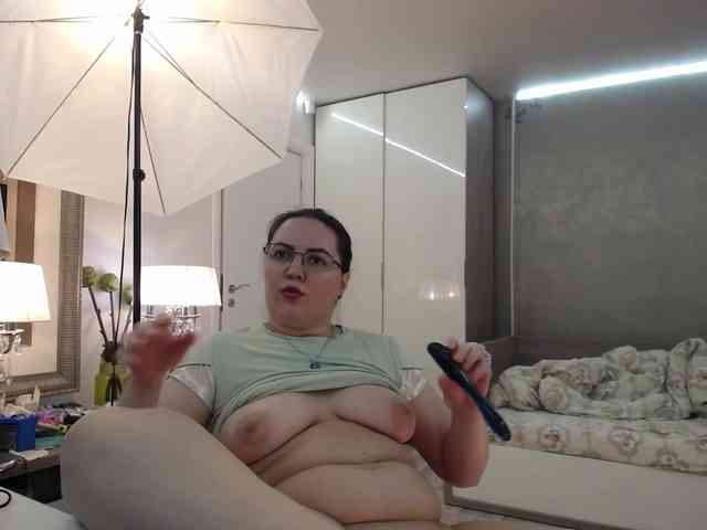 ILoveToFeelU webcam