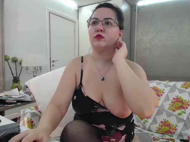 ILoveToFeelU ILoveToFeelU