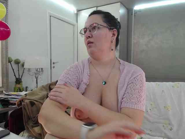 ILoveToFeelU ILoveToFeelU