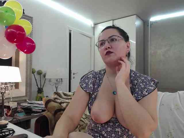 ILoveToFeelU ILoveToFeelU