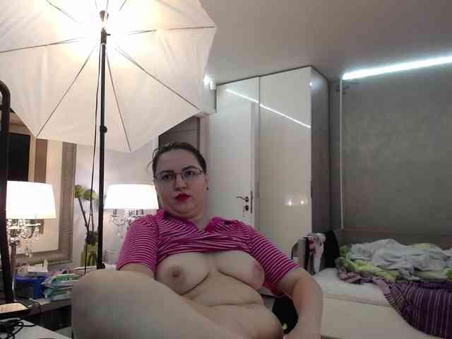 ILoveToFeelU webcam