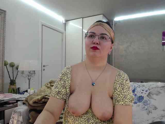 ILoveToFeelU ILoveToFeelU