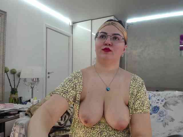 ILoveToFeelU ILoveToFeelU