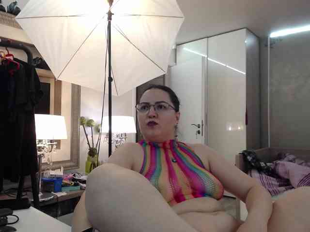 ILoveToFeelU webcam