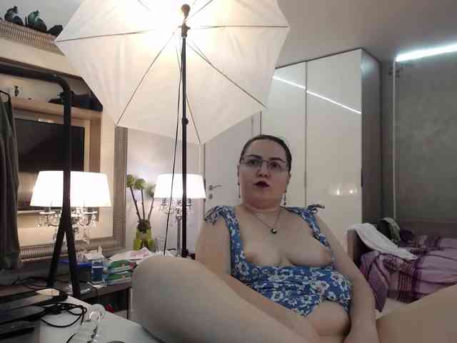 ILoveToFeelU Live Webcam on BongaCams