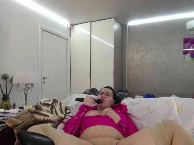 ILoveToFeelU ILoveToFeelU