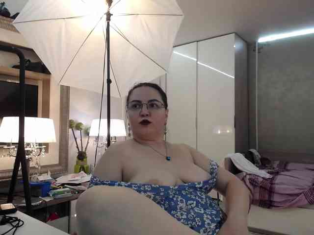 ILoveToFeelU webcam