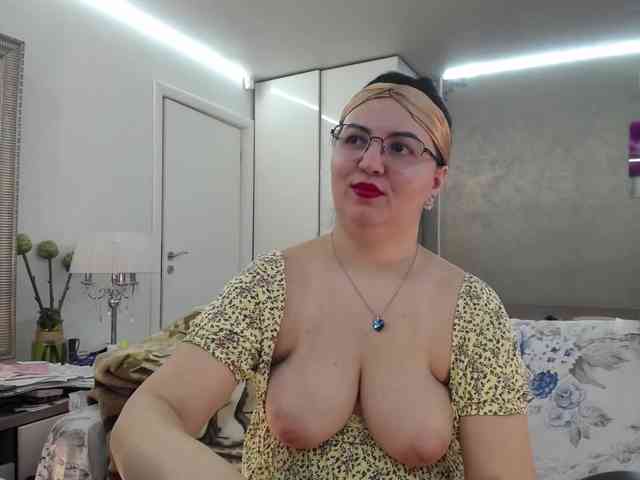 ILoveToFeelU ILoveToFeelU