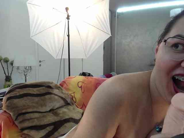 ILoveToFeelU webcam
