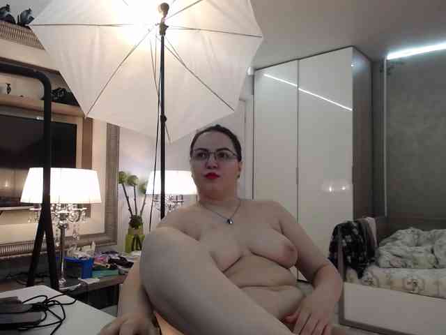 ILoveToFeelU webcam