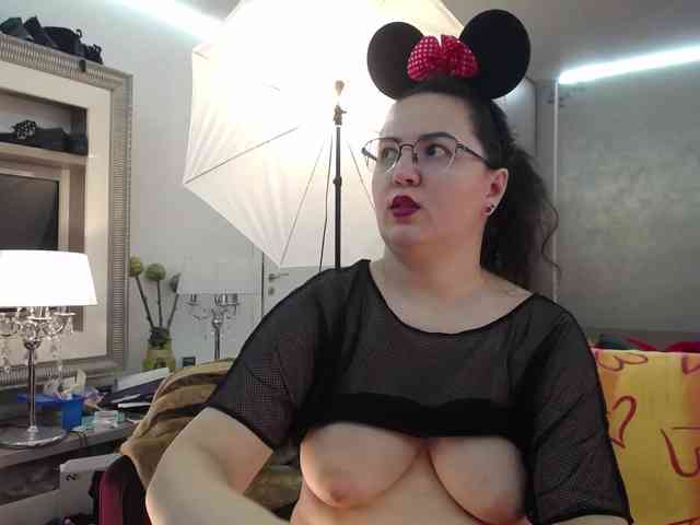 ILoveToFeelU ILoveToFeelU