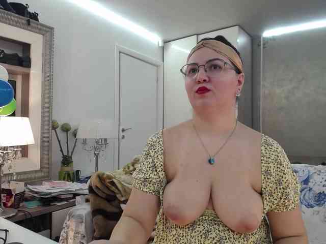 ILoveToFeelU ILoveToFeelU