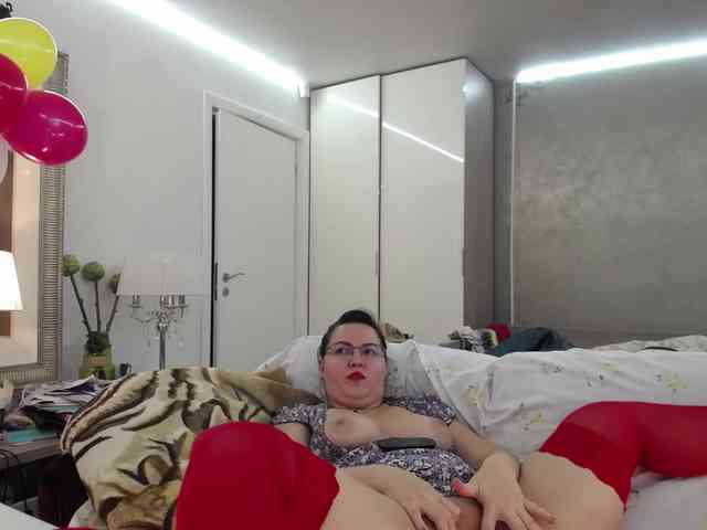 ILoveToFeelU ILoveToFeelU