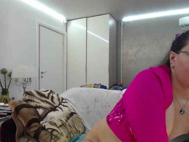 ILoveToFeelU ILoveToFeelU