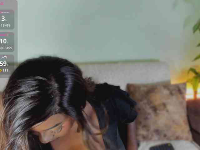 Almaahotxxx webcam