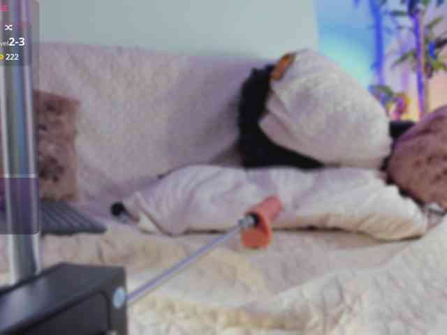 Almaahotxxx webcam