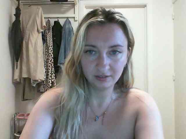 free nude chatroom RuslanaFlower