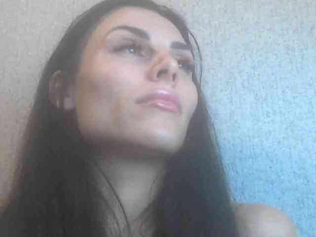 Gospozha-77 Live Webcam on BongaCams