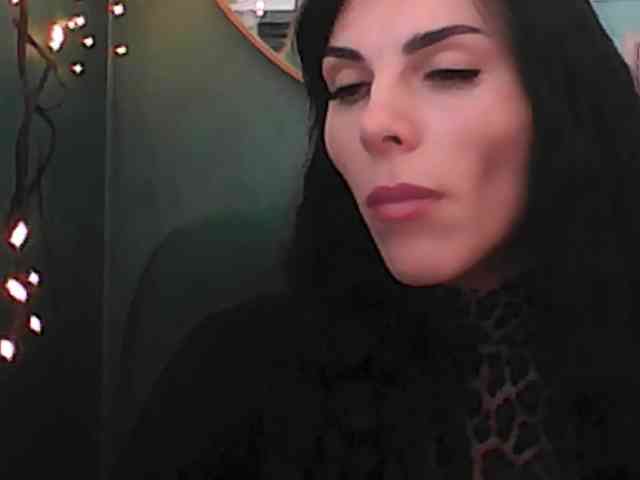 Gospozha-77 Live Webcam on BongaCams