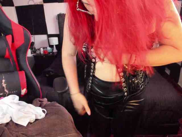 ursula-fire Live Webcam on BongaCams