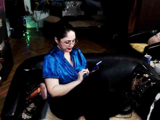 1imperatriza Live Webcam on BongaCams