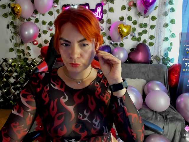 Cocochanell è una delle camgirl italiane più intriganti durante uno show su BongaCams. Tag principali: Latino/Hispanic,Redhead,Trimmed