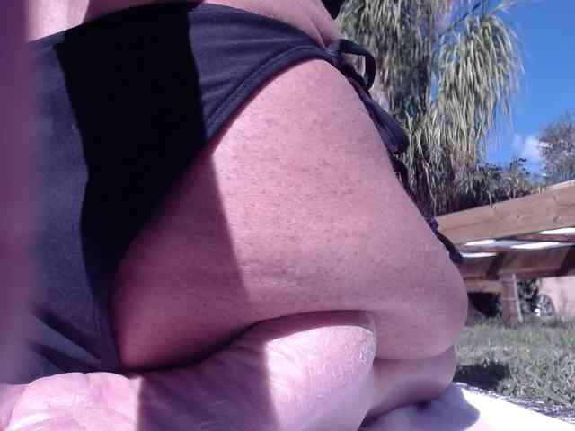 April_XO webcam