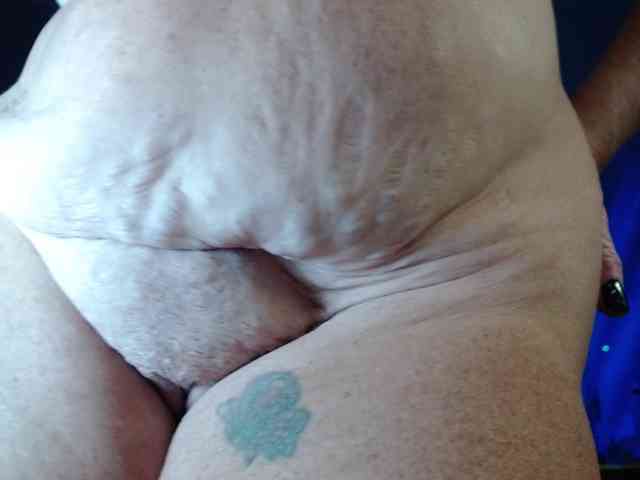 April_XO webcam