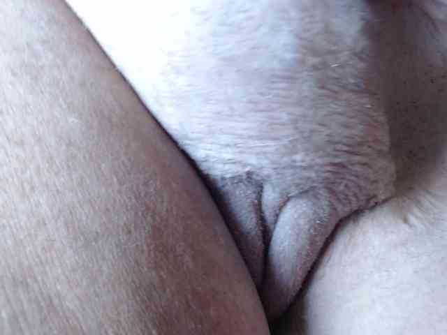 April_XO webcam
