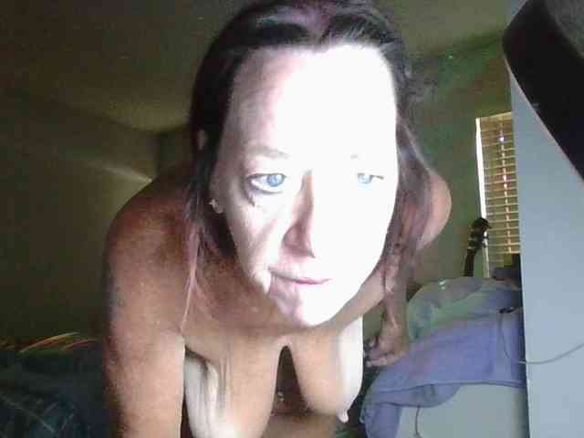 April_XO webcam
