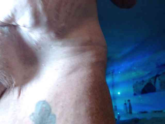 April_XO webcam