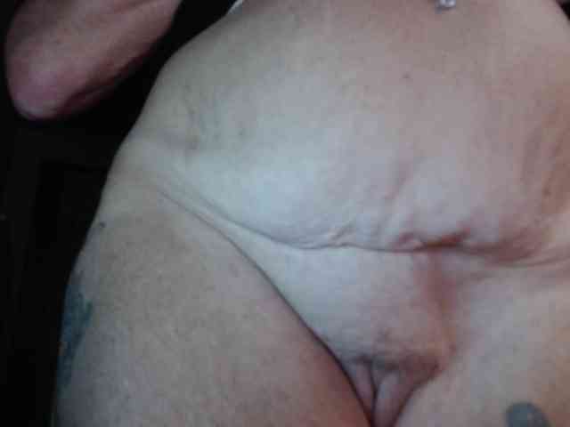 April_XO webcam