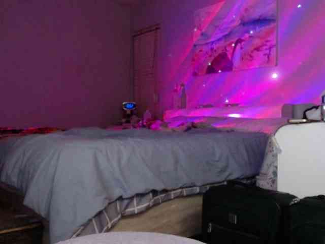 April_XO webcam