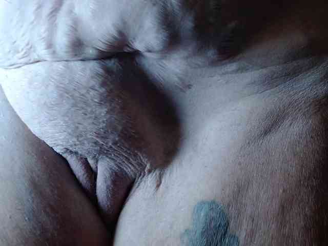 April_XO webcam